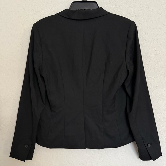 H&M Black Single Button Blazer Size Medium Workwear Career Preppy Capsule Office - Picture 3 of 9